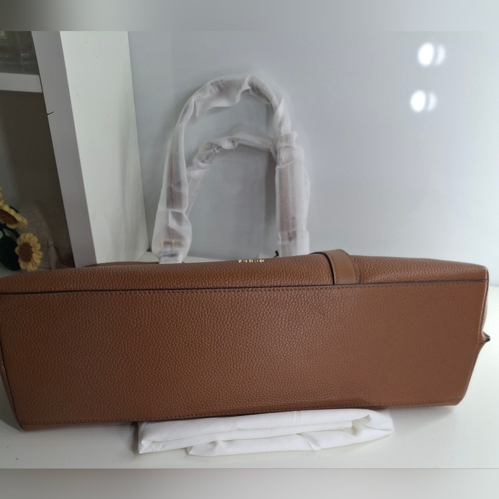 Furla Brown Leather Tote Bag NWT Includes Dust Bag - Picture 4 of 6